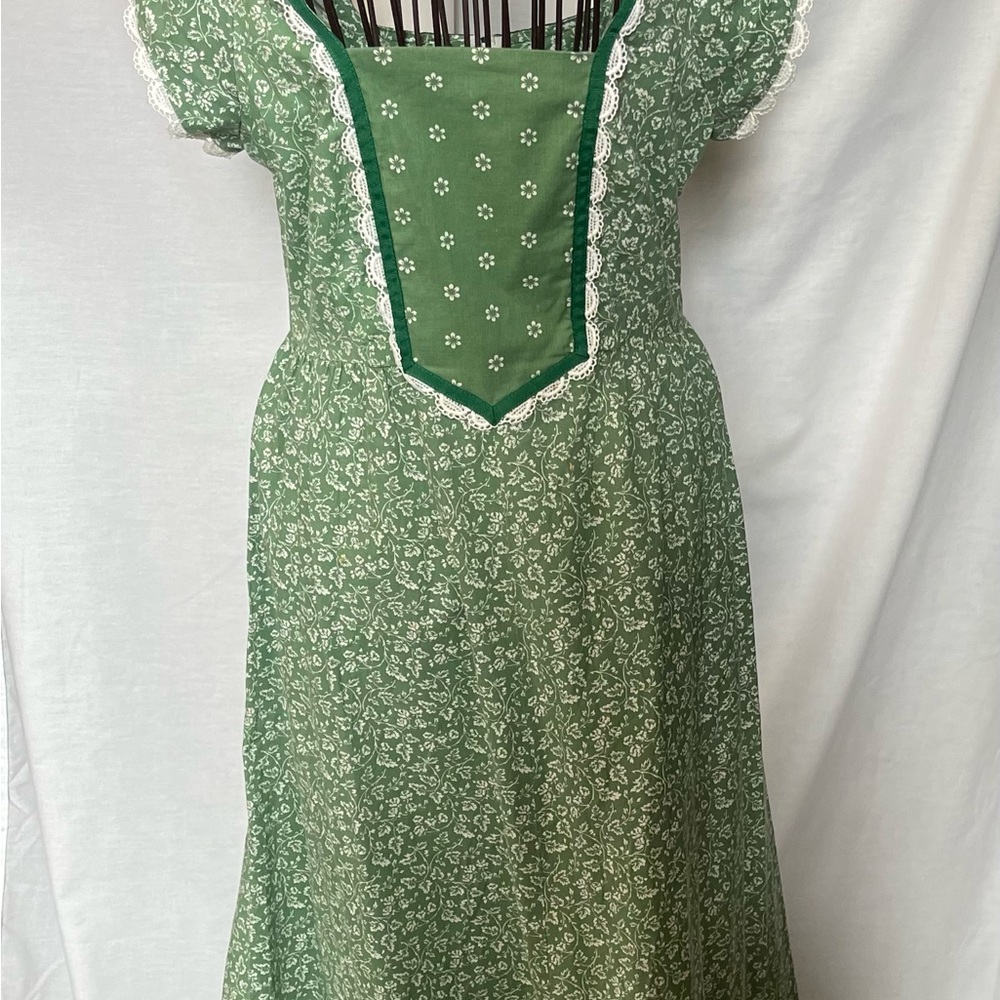Vintage Hawaiian Dress Green Floral Arm pit to arm pit 13-14” 47-48” Long - Picture 3 of 12